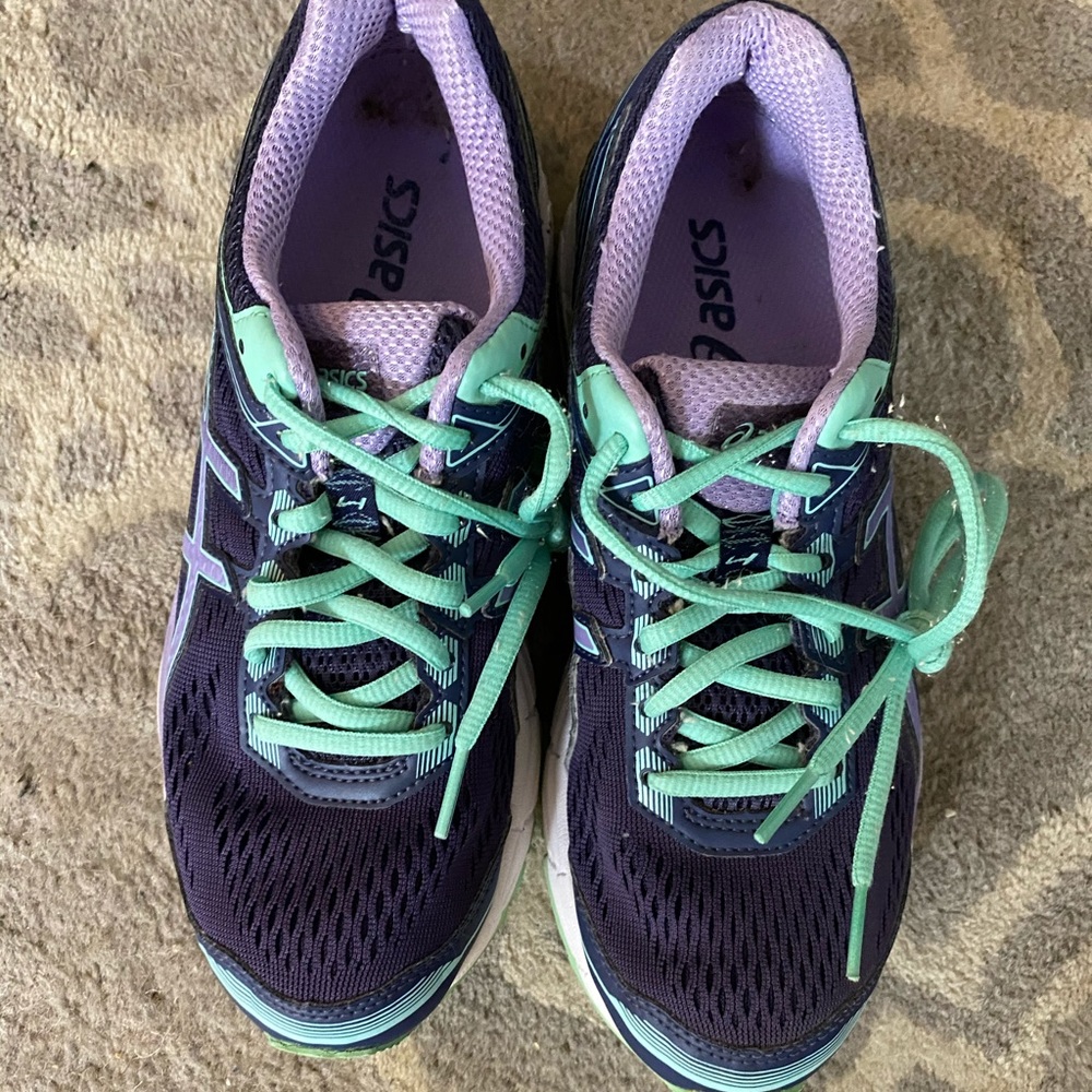 Beautiful ASICS GT 1000 shoes